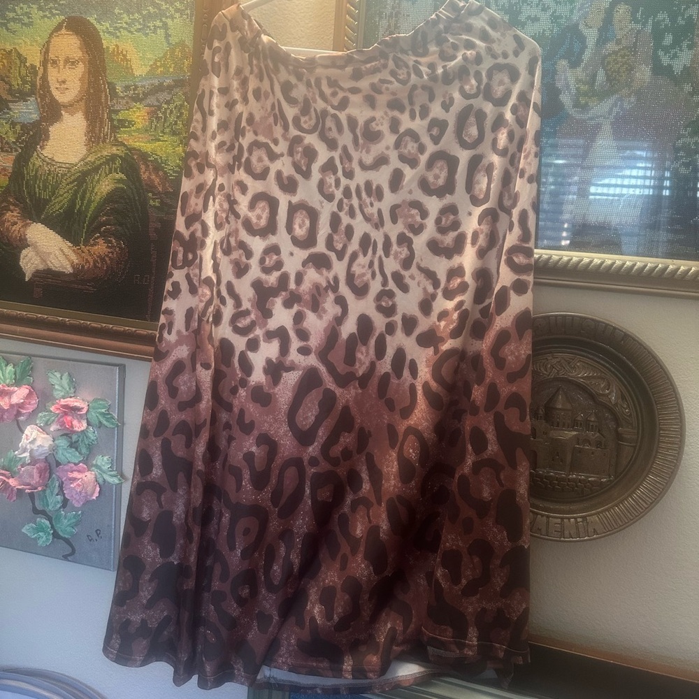 Chic Leopard Print Skirt